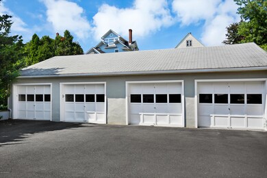 116 Havemeyer Pl Greenwich CT-print-023-