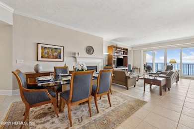 VillaRiva 304 Dining Area