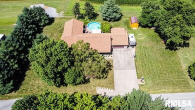 2209 Hillcrest St, Harrisburg, IL 62946 - photo 2