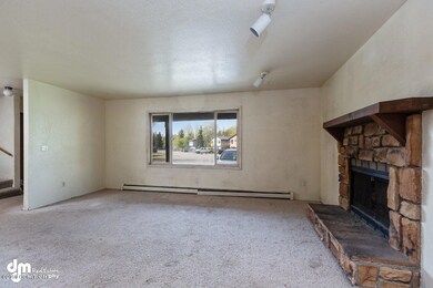 Living Room Unit 1 MS_74021-SMALL