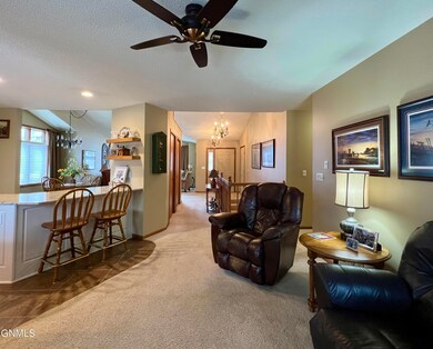 319 22nd Ave NE, Jamestown, ND 58401 - photo 7