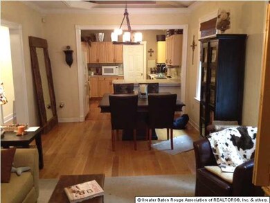 Kitchen & Dining Area