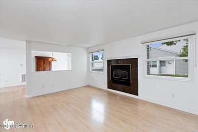 04-Living Room MS_8108