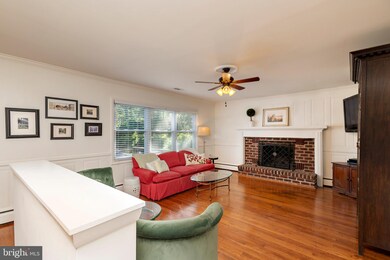 184 Falcon Dr, Pasadena, MD 21122 - photo 4