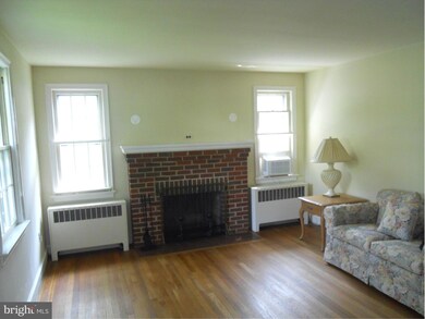 9510 Monroe St, Silver Spring, MD 20910 - photo 2