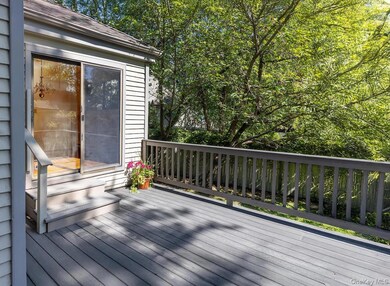 1001 Hunters Run, Dobbs Ferry, NY 10522 - photo 6