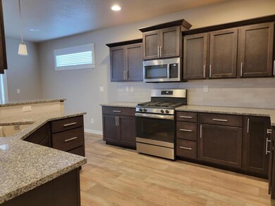 806 N Smith Ct, Sisters, OR 97759 - photo 5