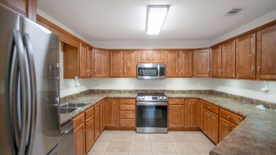 121 Hillwood Dr, Crestview, FL 32539 - photo 5