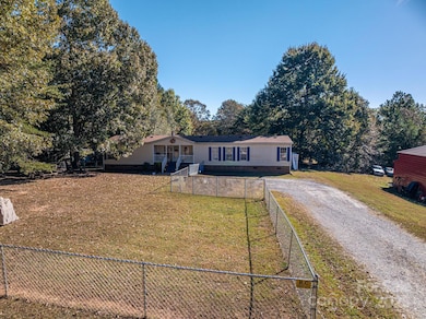 1341 Mirror Lake Rd, Lincolnton, NC 28092 - photo 3