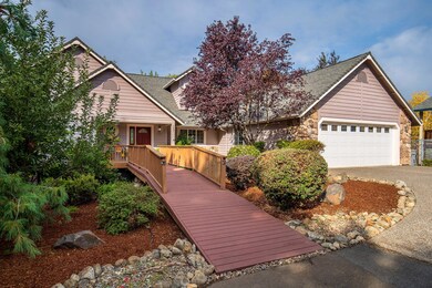 127 NW Dover Dr, Grants Pass, OR 97526 - photo 2