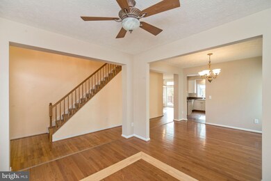 8816 Country Oak Dr, Odenton, MD 21113 - photo 4