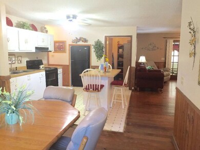 Eat-in Kitchen