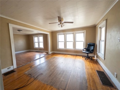 212 E 5th St, Tilton, IL 61833 - photo 3