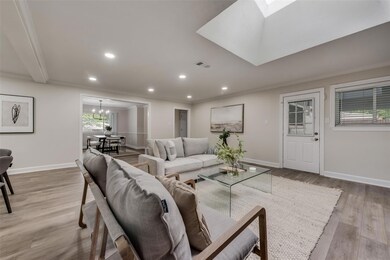 709 Bedford Ct W, Hurst, TX 76053 - photo 5