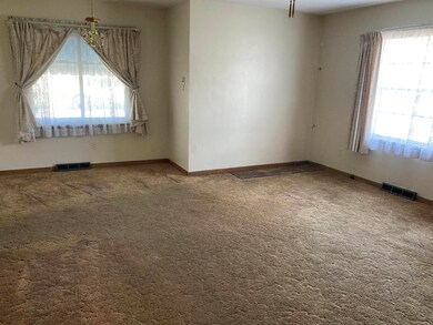 301 E Adams St, Osceola, IN 46561 - photo 4