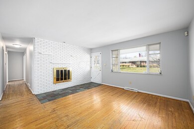 889 Thomas Lane 019