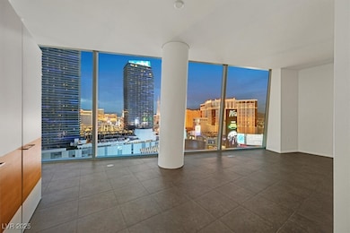  Floor to ceiling windows with a view of city