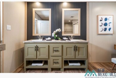 1014 Butternut St, Carlsbad, NM 88220 - photo 2