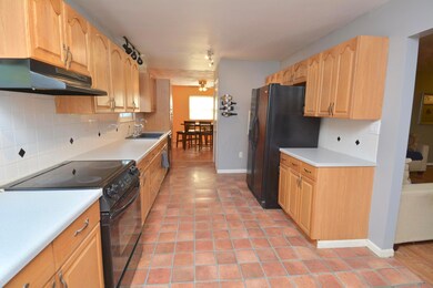 Eat-in Kitchen