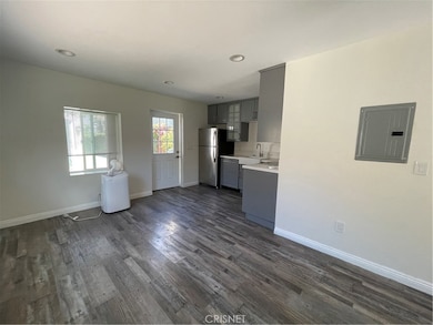 22018 Martinez St, Woodland Hills, CA 91364 - photo 7