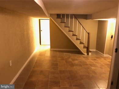 715 Crescent Ave, Reading, PA 19605 - photo 3