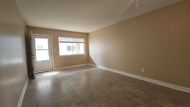 726 Eglin Pkwy NE unit 5A, Fort Walton Beach, FL 32547 - photo 2