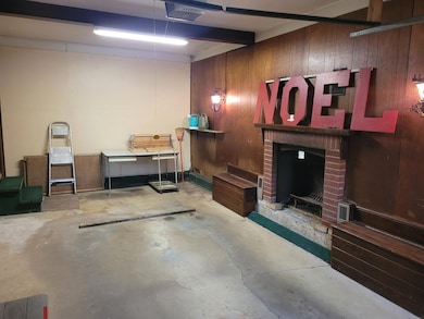 112 6th St NE, Oelwein, IA 50662 - photo 5