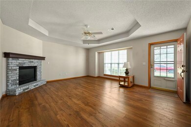 717 Coventry Ln, Raymore, MO 64083 - photo 4