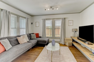 725 E 6th 1/2 St, Houston, TX 77007 - photo 5