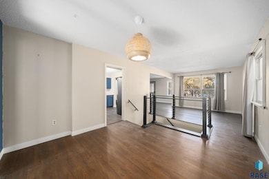 2201 W 15th St, Sioux Falls, SD 57104 - photo 4