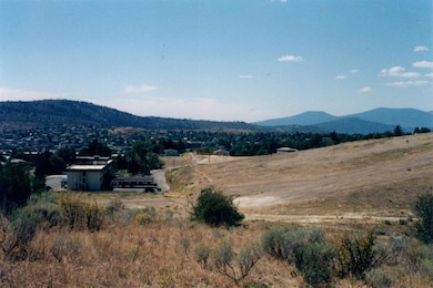 2727 Foothills Blvd, Klamath Falls, OR 97603 - photo 3