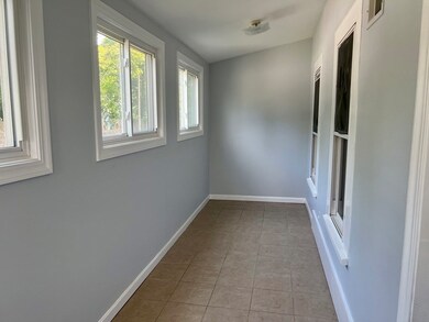 709 Hammond St unit 1, Chestnut Hill, MA 02467 - photo 3