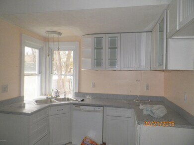 15th-kitchen view