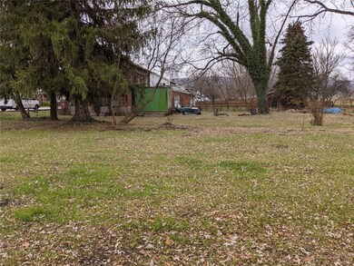 107-108 Leachman St, Unity  Township, PA 15693 - photo 4