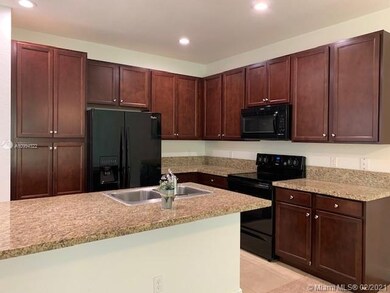 4653 Horseshoe Cir unit B, Davie, FL 33325 - photo 2