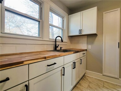 28 Friendship St unit 2, Newport, RI 02840 - photo 4