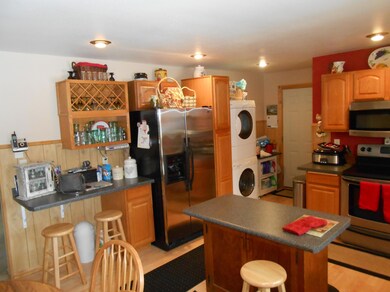 Another View of Kitchen<|><|>
