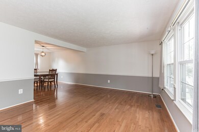 20417 Watkins Meadow Dr, Germantown, MD 20876 - photo 2