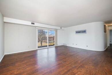 4418 Beau Monde Dr unit 201, Lisle, IL 60532 - photo 5