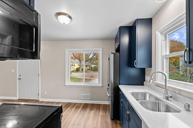 841 N 54th St, Milwaukee, WI 53208 - photo 4