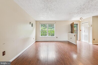 6906 Diamond Ct, District Heights, MD 20747 - photo 3