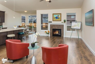 Little Su-large-004-Living Room-1497x100