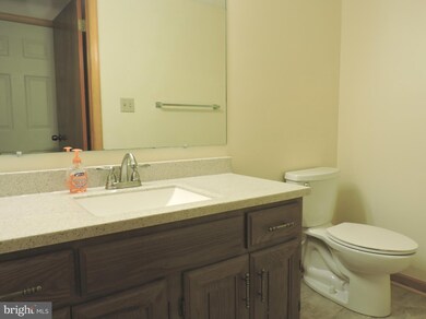 17920 Clubhouse Dr, Hagerstown, MD 21740 - photo 6