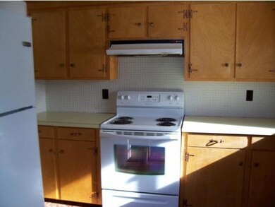 1006 E Washington Rd, Hillsborough, NH 03244 - photo 7