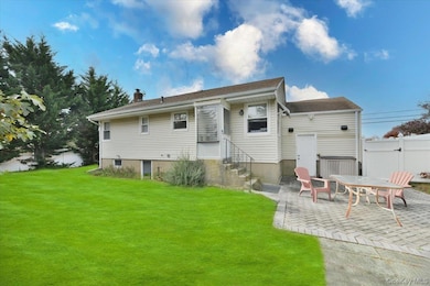 2203 Washington St, Merrick, NY 11566 - photo 6