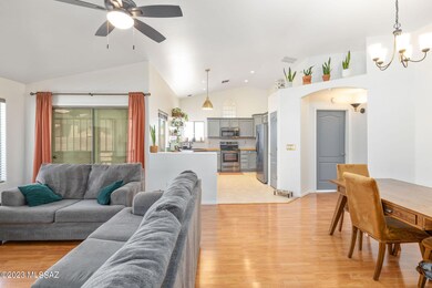 4041EStonyMeadowDr-6
