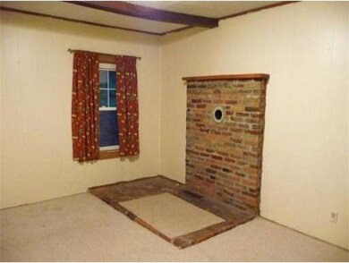 38 Greenwich Plns Rd, Ware, MA 01082 - photo 5