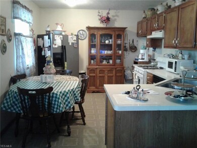 Eat-in Kitchen