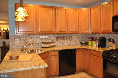 308 Jefferson Ct, Royersford, PA 19468 - photo 3