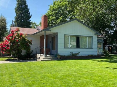 325 SW Burgess St, Grants Pass, OR 97526 - photo 4